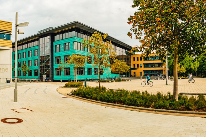 Universitätsbibliothek © Wally Pruß Blick auf die Universitätsbibliothek