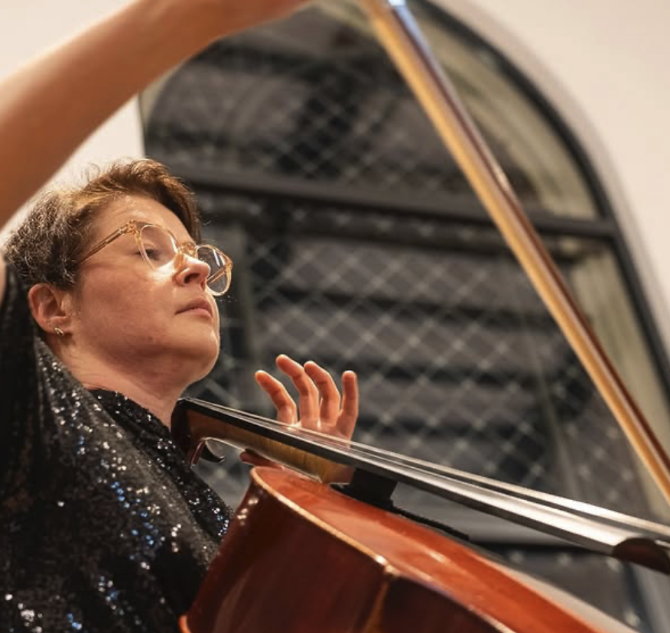 Hanna_Silvennoinen_spielt_Cello © Musikschule Hanna_Silvennoinen_mit_Cello