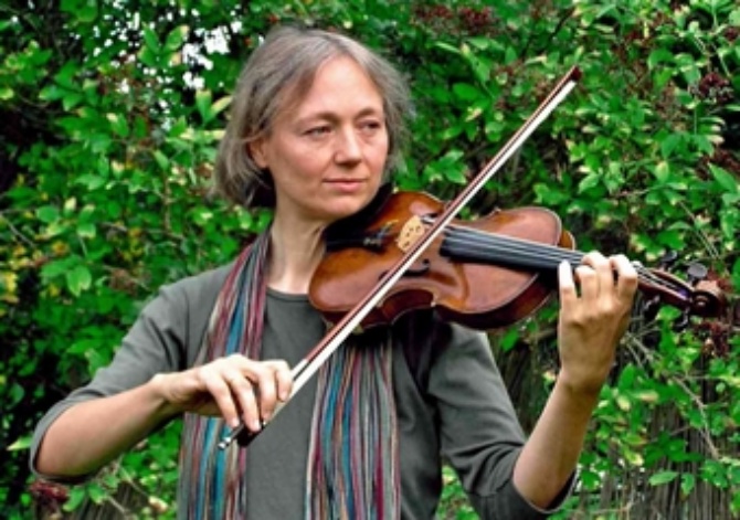 Ingrid_Hafner-Teutschbein_spielt_Violine © Musikschule Bild