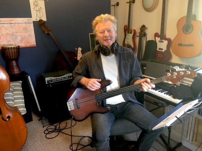 Muttschall online © Carsten Muttschall, Musikschule Carsten_Muttschall_-_Fachlehrer_fuer_Kontrabass,_E-Bass