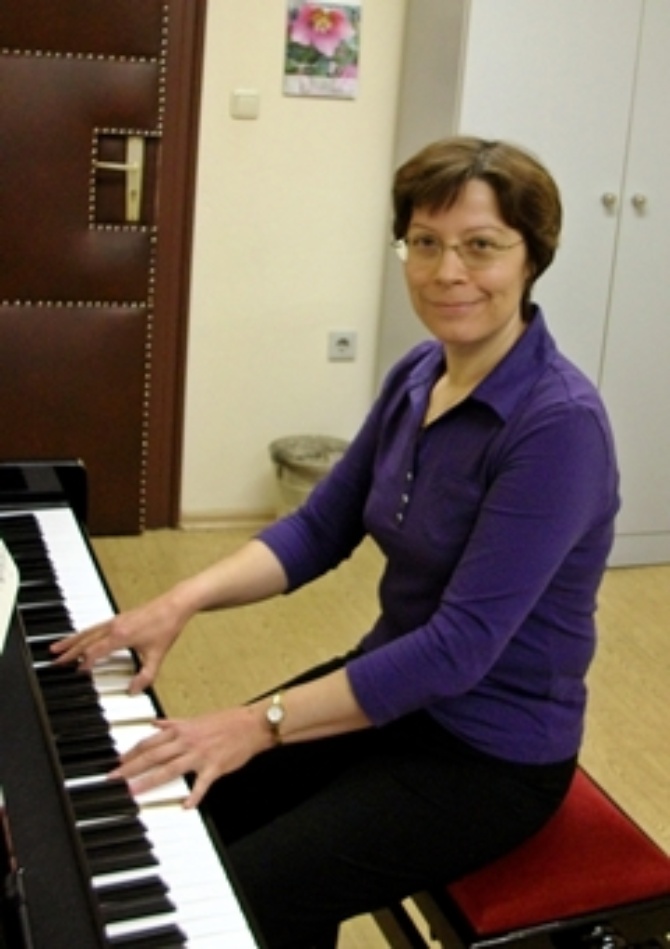 Angela Wendt am Klavier © Musikschule Bild