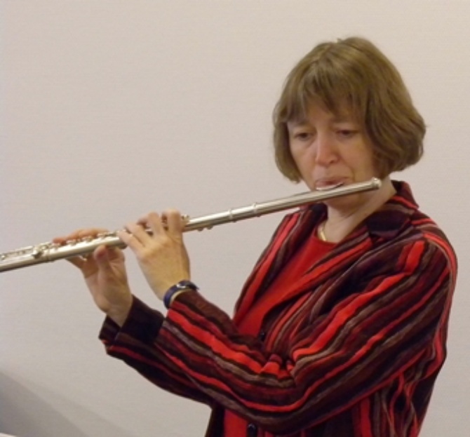 Angela_Zeitz_mit_Querflöte © Musikschule Bild