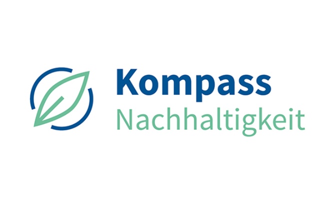 KompassNachhaltigkeit_Logo_farbig_auf_weiß_1 © SKEW Kompass Nachhaltigkeit
