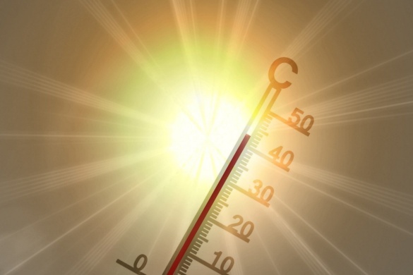 Hitze © pixabay Thermometer mit Sonne im Hintergrund