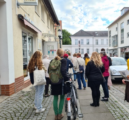 Interkulturelle Treffpunkte © Integrationsbeauftragte der Universitäts- und Hansestadt Greifswald Menschen verschiedener Herkunft treffen sich in Greifswald