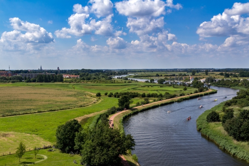 Uwe Kantz: Der Ryck von oben, wunderschön zu sehen, wie sich der Ryck durch die Landschaft schlängelt. - © Uwe Kantz Uwe Kantz: Der Ryck von oben, wunderschön zu sehen, wie sich der Ryck durch die Landschaft schlängelt.