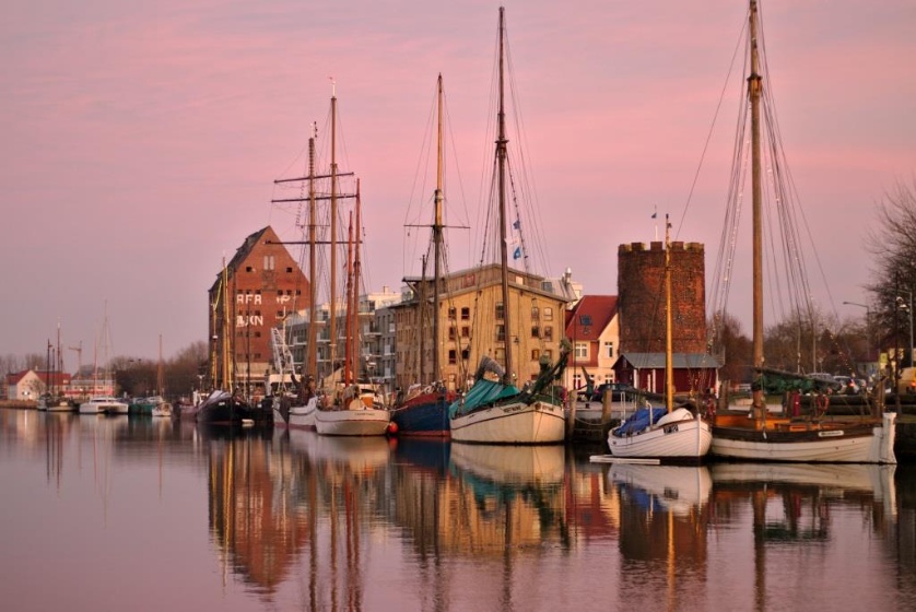 Karl Felix Lüsskow Letzte winterliche Abendsonne. Vorfreude auf den Frühling und Sommer, wenn die Greifswalder im Hafen wieder gemeinsam tolle Abende verbringen. - © Karl Felix Lüskow Karl Felix Lüsskow Letzte winterliche Abendsonne. Vorfreude auf den Frühling und Sommer, wenn die Greifswalder im Hafen wieder gemeinsam tolle Abende verbringen.