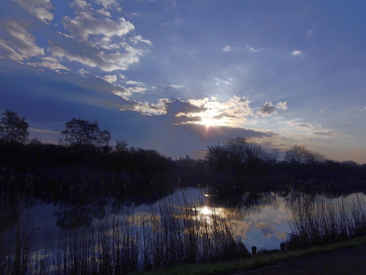 Swetlana Lagutikowa Sonnenaufgang über dem Ryck. Ich bin schon weit auf der Welt herumgekommen. Doch nirgendwo bekam ich so viel Anregung zum Fotografieren wie entlang des heimatlichen Rycks. - © Swetlana Lagutikowa-Hasenjäger Swetlana Lagutikowa Sonnenaufgang über dem Ryck. Ich bin schon weit auf der Welt herumgekommen. Doch nirgendwo bekam ich so viel Anregung zum Fotografieren wie entlang des heimatlichen Rycks.
