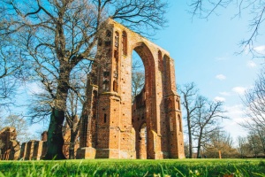 Klosterruine Eldena © Wally Pruß Die Klosterruine Eldena ist eins von neun Greifswalder Zeugnissen der mittelalterlichen Bauweise