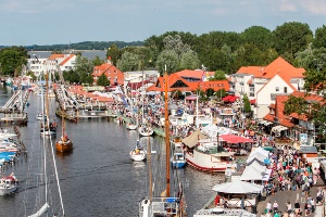 Festgelände Fischerfest Gaffelrigg © Werner Franke Der Fischerrei- udn Segelhafen Greifswald-Wieck- das schöne Festgelände zum Fischerfest Gaffelrigg.
