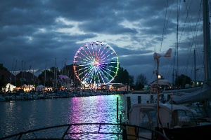 Riesenrad am Abend © Werner Franke Riesenrad auf der Nordmole im Lichterglanz