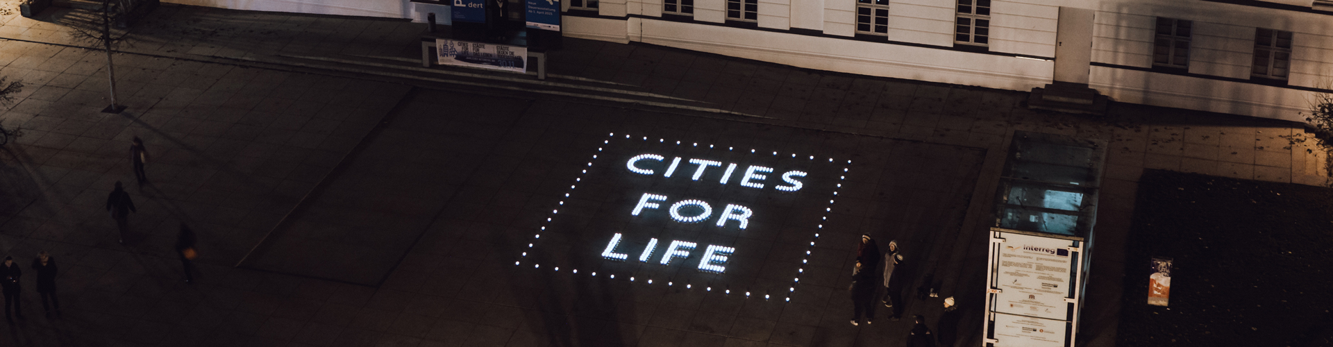 Cities For Life Kerzen vor dem Pommerschen Landesmuseum