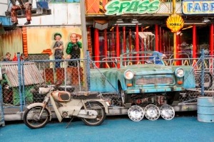4.7.2016 Aufbau Fahrgeschäfte © Werner Franke Aufbau der Fahrgeschäfte zum Fischerfest Gaffelerigg
