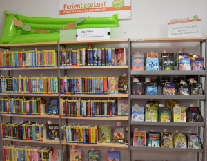 Eröffnung Ferienleselust 2018, Foto Anna-Lena Zerbel (9) © Anna-Lena Zerbel Bücherregal für die Sommeraktion FerienLeseLust