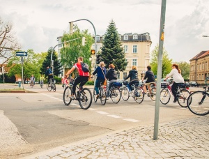 Fahrradfahrer_Europakreuzung_Mai2017(WallyPruss)_ganzes_Bild © Wally Pruß Fahrradfahrer an der Europakreuzung