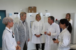 Firmenbesuch OB bei IMD Institut für Medizinische Diagnostik, Foto Fabian Feldt - Kopie © Fabian Feldt Firmenbesuch OB bei IMD Institut für Medizinische Diagnostik
