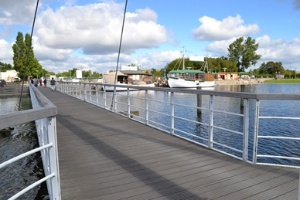 Fußgängerbrücke über den Ryck © Pressestelle Bild