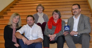 Geehrte am Weltbehindertentag 2016 © Pressestelle Gehrte am Weltbehindertentag 2016 v.l.n.r. Jana Schulz, Daniel Lembke, Angela Zeitz (Lehrerin an der Musikschule), Christine Jeske, Carsten Witt (Leiter der Musikschule)