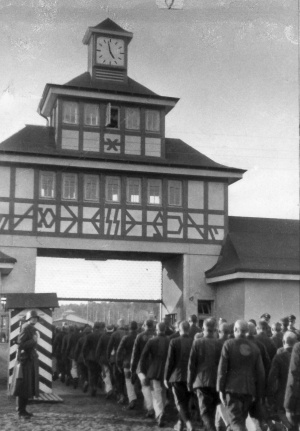 Häftlinge im KZ Sachsenhausen © Rechteinhaber nicht ermittelbar, Friedrich-Ebert-Stiftung © Rechteinhaber nicht ermittelbar, Friedrich-Ebert-Stiftung Häftlinge im KZ Sachsenhausen
