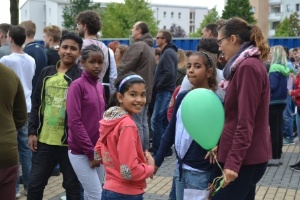 Kinder beim Spatenstich Fischerschule © Pressestelle Bild