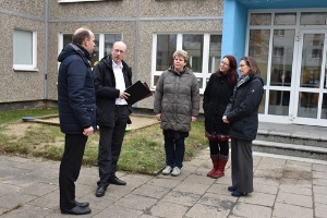 Minister Pegel übergibt Fördermittelbescheid für Kita Marschak, Foto Pressestelle (2) © Pressestelle Minister Pegel übergibt Fördermittelbescheid für Kita Marschak