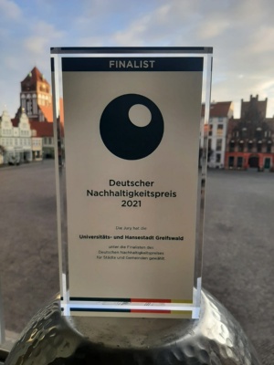 Greifswald als Finalist für Deutschen Nachhaltigkeitspreis geehrt, Foto Dr. Fassbinder © Dr. Fassbinder Greifswald als Finalist für Deutschen Nachhaltigkeitspreis mit Urkunde geehrt