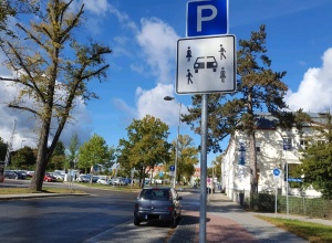 Carsharing © Rechtsamt Carsharing-Parkplatz am Bahnhof ist zugeparkt