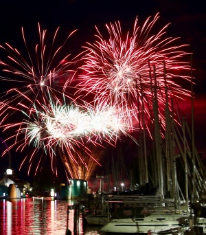 Feuerwerk Patrick Geßner © Patrick Geßner Feuerwehrfontänen