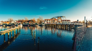 Wiecker_Bruecke_Fischerboote(WallyPruss)_ganzes_Bild © Wally Pruß Wiecker Brücke
