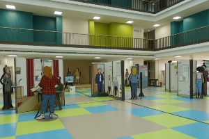 Ausstellung in der IGS Erwin Fischer © Partnerschaft für Demokratie Greifswald Ausstellung Was los Deutschland - Ein Parcours durch die Islamdebatte in der Integrierten Gesamtschule Erwin Fischer in Greifswald