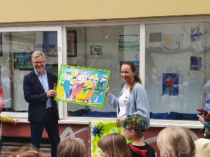 Ausstellungseröffnung der Kindergärten Greifswald und Gloeniow © Anett Dahms Ausstellungseröffnung in der Langen Straße in Greifswald der Kindergärten aus Greifswald und der polnischen Partnerstadt Gloeniow