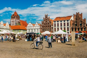 Marktfassaden auf dem Greifswalder Marktplatz © Wally Pruß Marktfassaden auf dem Greifswalder Marktplatz