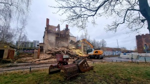 Abriss der Ruine in der Schützenstraße 5 © Pressestelle Abriss der Ruine in der Schützenstraße 5
