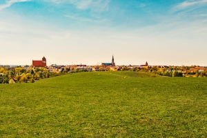 Stadtsilhouette © Wally Pruß Der Blick vom Deponieberg auf die Stadt