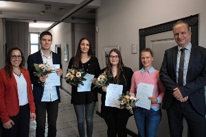 Auszubildende 2023 © Pressestelle der Universitäts- und Hansestadt Greifswald Vier Auszubildende starten am 1. September 2023 ihre Ausbildung bei der Stadtverwaltung