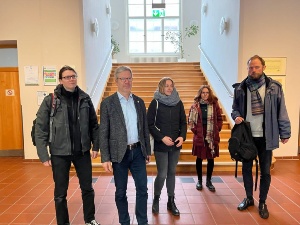 Dr. Fassbinder gemeinsam mit Jörg König und Vertretern der Bewegung Letzte Generation, Foto Pressestelle © Pressestelle Dr. Fassbinder gemeinsam mit Jörg König und 3 Vertretern der Bewegung Letzte Generation im Rathausfoyer