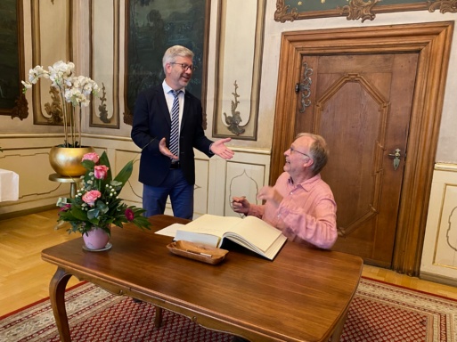 Eintrag Ehrenbuch Prof. Michael A.J. Georges, 12. Loeffler Lecture 2024