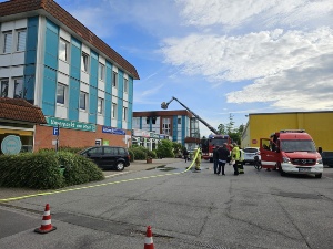 Feuerwehr löscht Brand in Greifswalder Flüchtlingsunterkunft, Foto Sebastian Dahm © Sebastian Dahm Feuerwehr löscht Brand in Greifswalder Flüchtlingsunterkunft