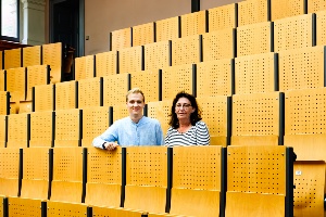 Leiterin der CDF-Schule Anke Thurow besichtigt mit stud. Prorektor Lukas Voigt die Räume der Universität (1), Fotograf Lukas Voigt © Lukas Voigt Leiterin der CDF-Schule Anke Thurow besichtigt mit stud. Prorektor Lukas Voigt die Räume der Universität (1), Fotograf Lukas Voigt