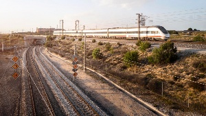 Luftaufnahme Bahn Bahnstrecke (c) Freepik © Freepik Luftaufnahme Bahn Bahnstrecke