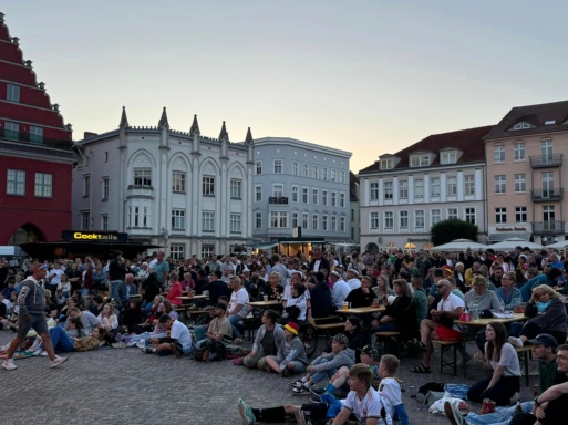 Public Viewing auf dem Marktplatz