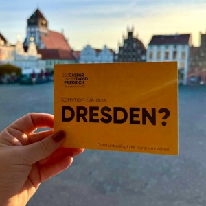 wetteinsatz_cdf_jubiläum_stadtführung_(c)_pressestelle © Pressestelle UHGW Postkarte zur Stadtwette mit Dresden zum CDF Jubliäum