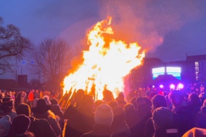 Osterfeuer am Greifswalder Museumshafen 2023 (c) Andre Gschweng © André Gschweng Osterfeuer am Greifswalder Museumshafen