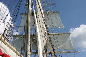 Segelschulschiff_Greif_Die Segel sind gesetzt © Pressestelle Segelschulschiff Greif. Die Segel werden gesetzt