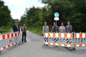 Übergabe der Pappelallee © Büro des Oberbürgermeisters Die Pappelallee wird nach ihrer grundlegenden Sanierung zur Nutzung übergeben.