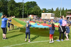 Vorschulolympiade 2019, Foto Pressestelle (19) © Pressestelle Schwungtuch bei der Vorschulolympiade 2019